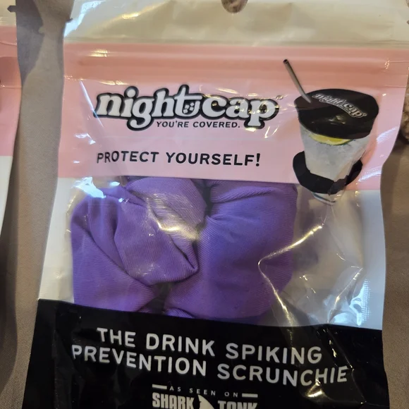 Nightcap Scrunchie with Drink Cover - Pink - Picture 4 of 5